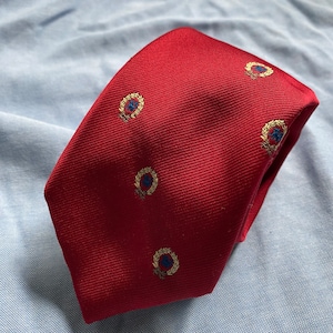 Vintage Tie with cats in laurels