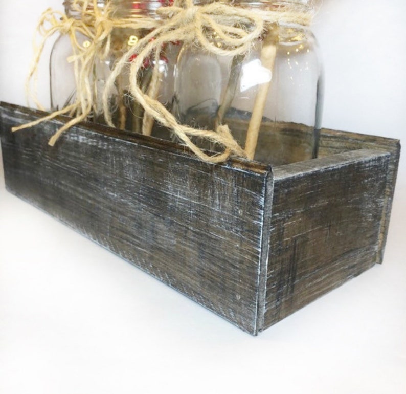 Titular de correo de tarjeta de Navidad de camión rojo vintage, Caja de tarro de albañil de vacaciones de granja, Caja de Feliz Navidad, Bandeja de madera envejecida imagen 10