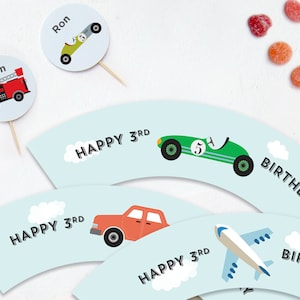 飛行機、電車、自動車、交通機関、車とトラック、子供の誕生日パーティーのカップケーキのラッパーとトッパー。