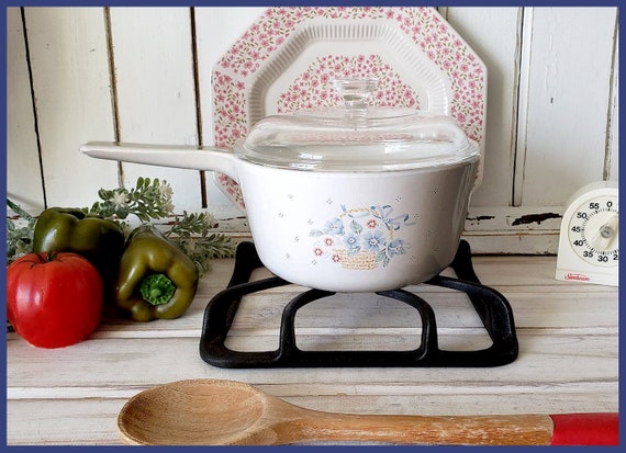 Corning Ware Country Cornflower Stovetop Saucepan, 1.5 Quart With Lid,  Ceramic Glass Pyroceram, Farmhouse Kitchen Cookware, Vintage 1980s 