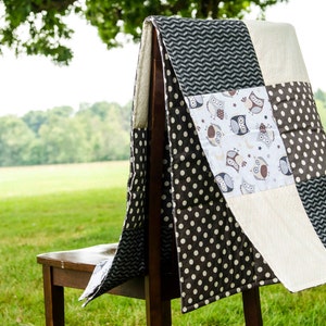 Baby Boy Quilt, Eule Quilt, neutrale Baby Quilt, Baby junge Bettwäsche, neutrale Baby-Geschenk, Baby-Dusche-Geschenk, einzigartige Baby Quilt, neue Baby-Geschenk