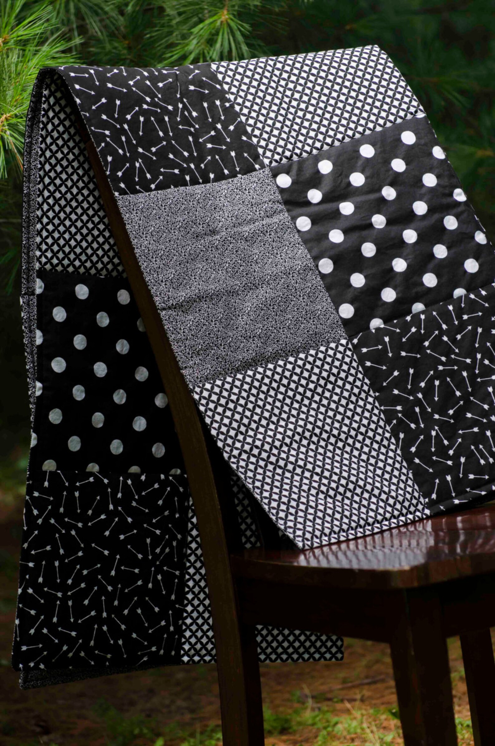 Black and White Baby Quilt, Classic Nursery Bedding, Baby Boy Quilt, Baby Girl Quilt, Baby