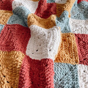Granny Squares Chunky Blanket | Crochet Pattern | Video tutorial + diagram | 5 sizes | Beginner-friendly | Instant Download image 3