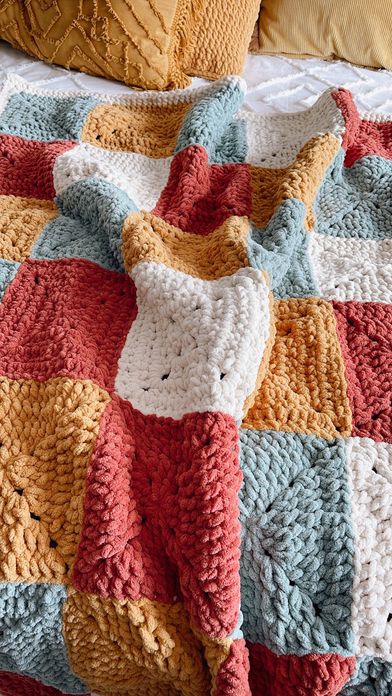 Granny Squares Chunky Blanket | Crochet Pattern | Video tutorial + diagram | 5 sizes | Beginner-friendly | Instant Download image 3