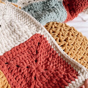 Granny Squares Chunky Blanket | Crochet Pattern | Video tutorial + diagram | 5 sizes | Beginner-friendly | Instant Download image 6