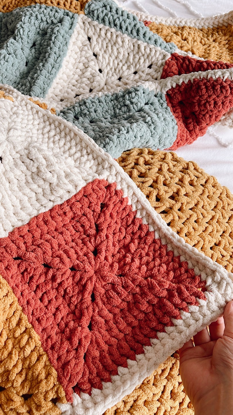 Granny Squares Chunky Blanket | Crochet Pattern | Video tutorial + diagram | 5 sizes | Beginner-friendly | Instant Download image 6