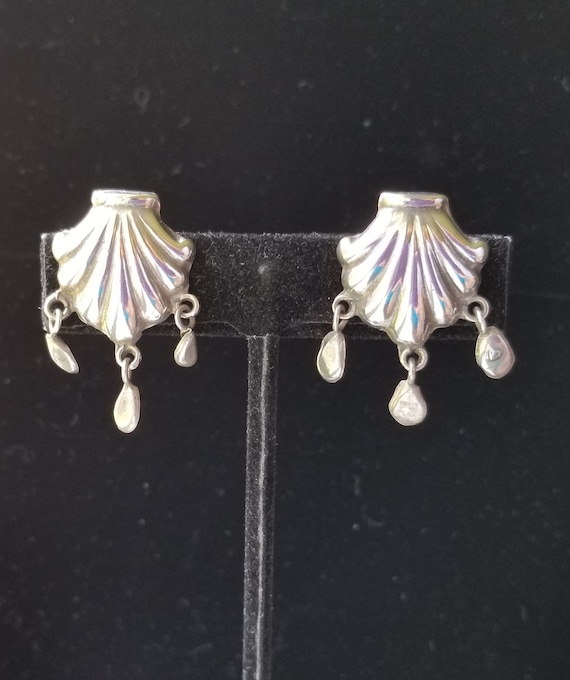 Vintage Silver Shell Design with Dangles - Screw … - image 1