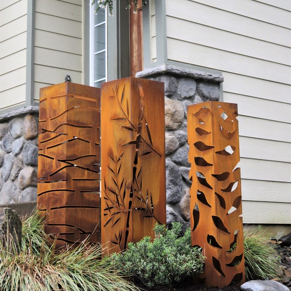 Rusted Steel Garden Bollards – Set of 3, Bamboo, Oval, Lines