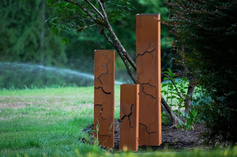 Fractured Garden Column, Landscape Art, Planter, Lighting Box, Metal Garden Lantern, Steel Bollards | C426 Bild 3