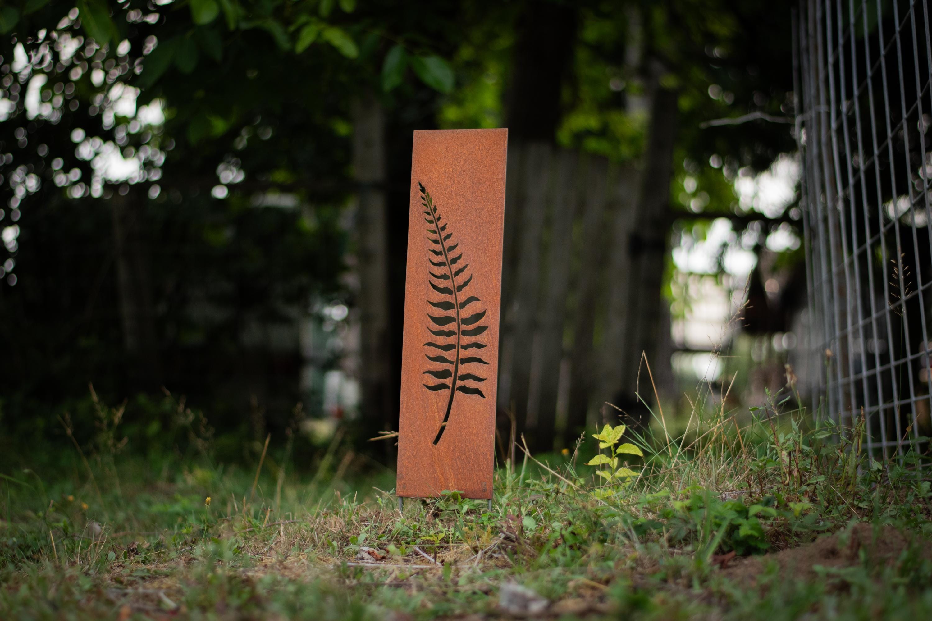 Small Fern Panel, with Ground Stakes SP1002S