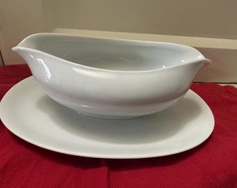KPM Krister Germany white Porcelain gravy / sauce boat
