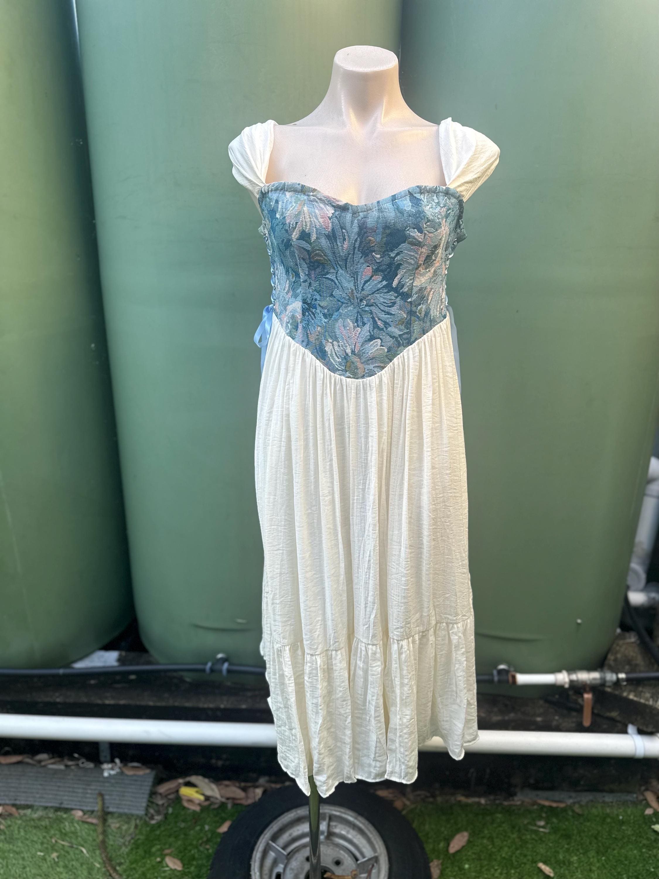 Vintage 'Milkmaid ' Dress S/ M with Tapestry & Lace Up Bodice