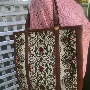 Vintage 1980s EMBROIDERY TOte BAg / PUrse LOvely & UNique