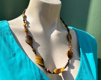Vintage unique Tigers Eye short necklace