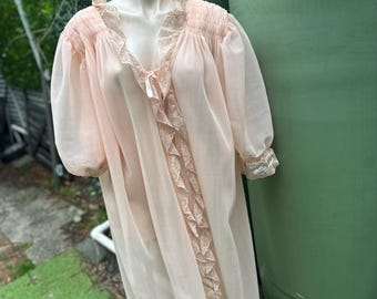 1950s -60s long Plisse Bedoir nylon Peignoir lacy apricot Robe S/M