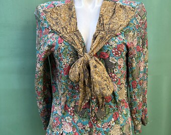 Funky fab 1980s Secretary blouse M/L contrasting floral fabric