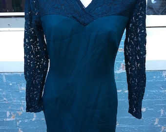 Vintage 1980's /90's Teal crepe lace dress