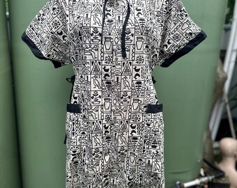 Groovy Egyptian Hieroglyphics print S-L cotton 1980s Dress