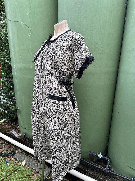 Groovy Egyptian Hieroglyphics print S-L cotton 19… - image 3