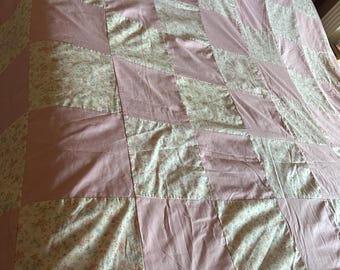 Patchwork floral rose des années 1980, couvre-lit queen-size réversible Country Cottage