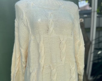 Vintage cream L/XL soft Angora wool handknit cabled Womens jumper