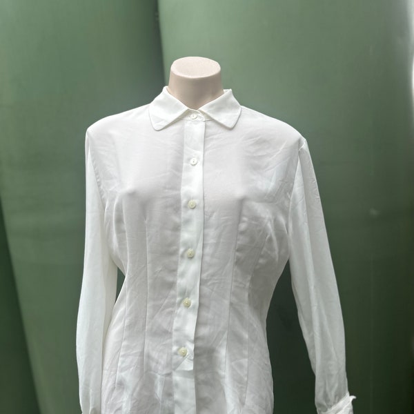 Classic S/M white 1990s crepe blouse with Peter Pan collar