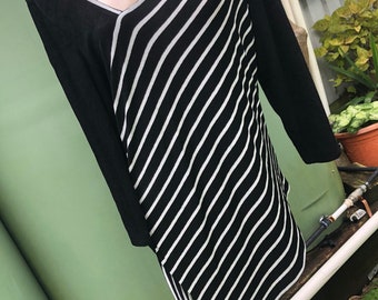 Fab funky 1980s Disco Assymetrical black/white top tunic with long fringing XL
