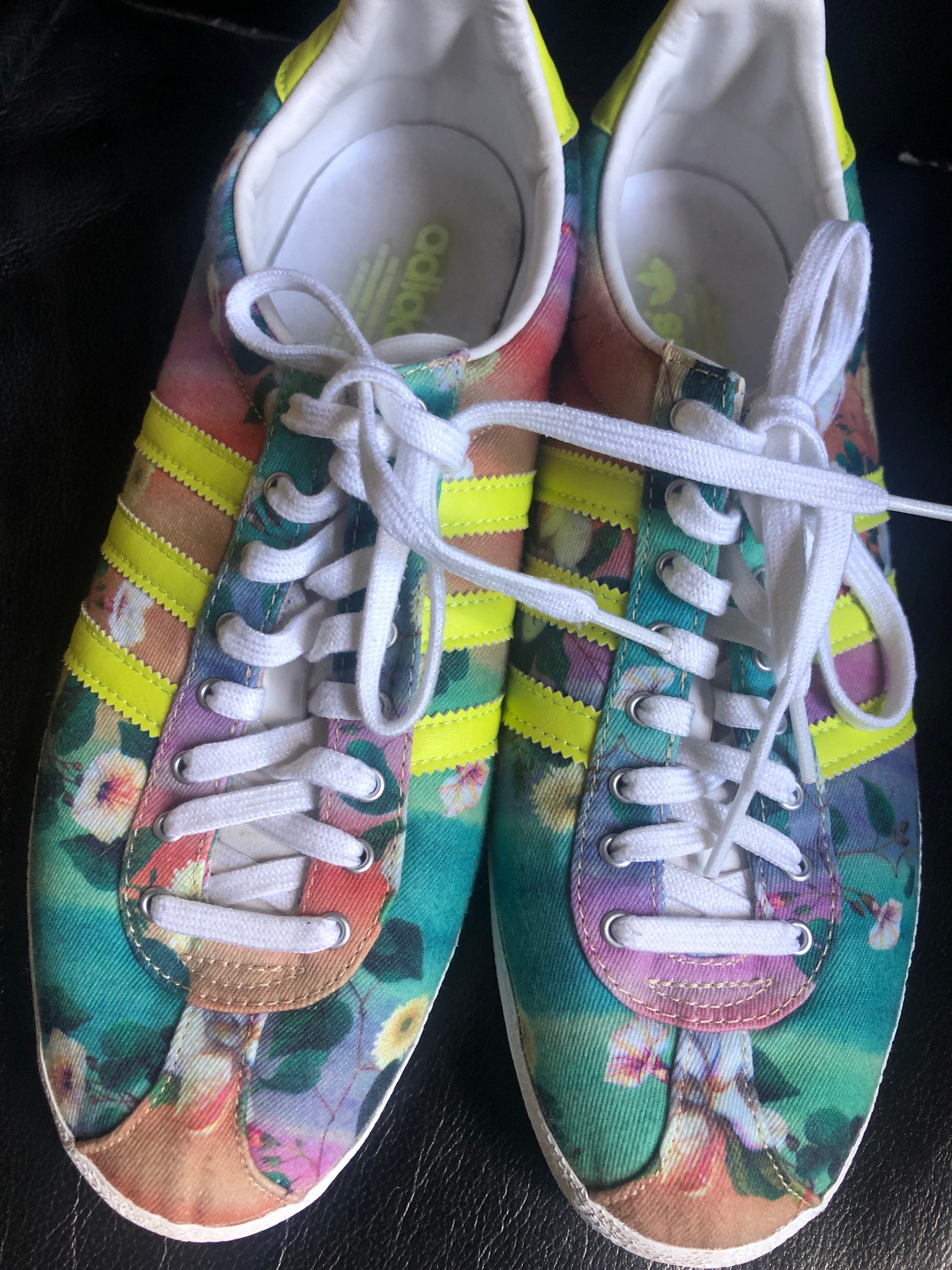 Zapatos florales Adidas 41 -