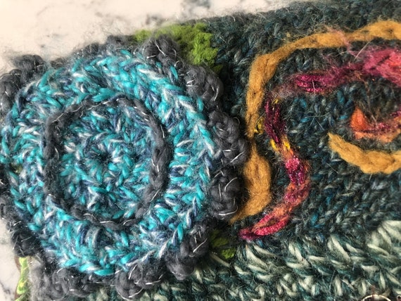 Eclectic Artisan hand created multicoloured Knitt… - image 8