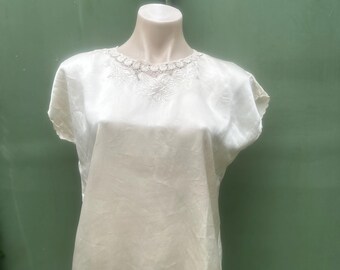 Vintage silk embroidered Eyelet  Ecru blouse