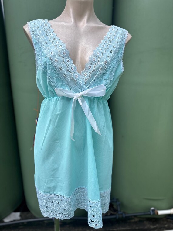 Vintage 1970s L Baby Doll Blue Nightie With Broderie Lace