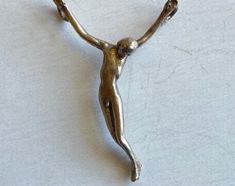 Crucifix cast in 14k Gold