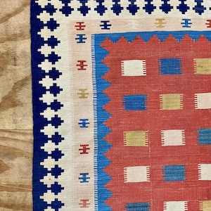 Vintage Shiraz wool flat woven kilim rug