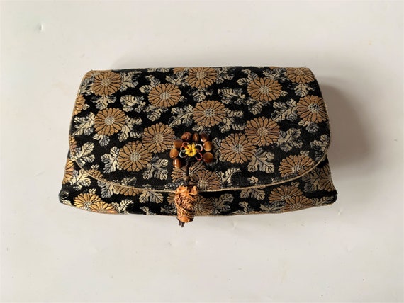 Vintage Chinese silk embroidered purse