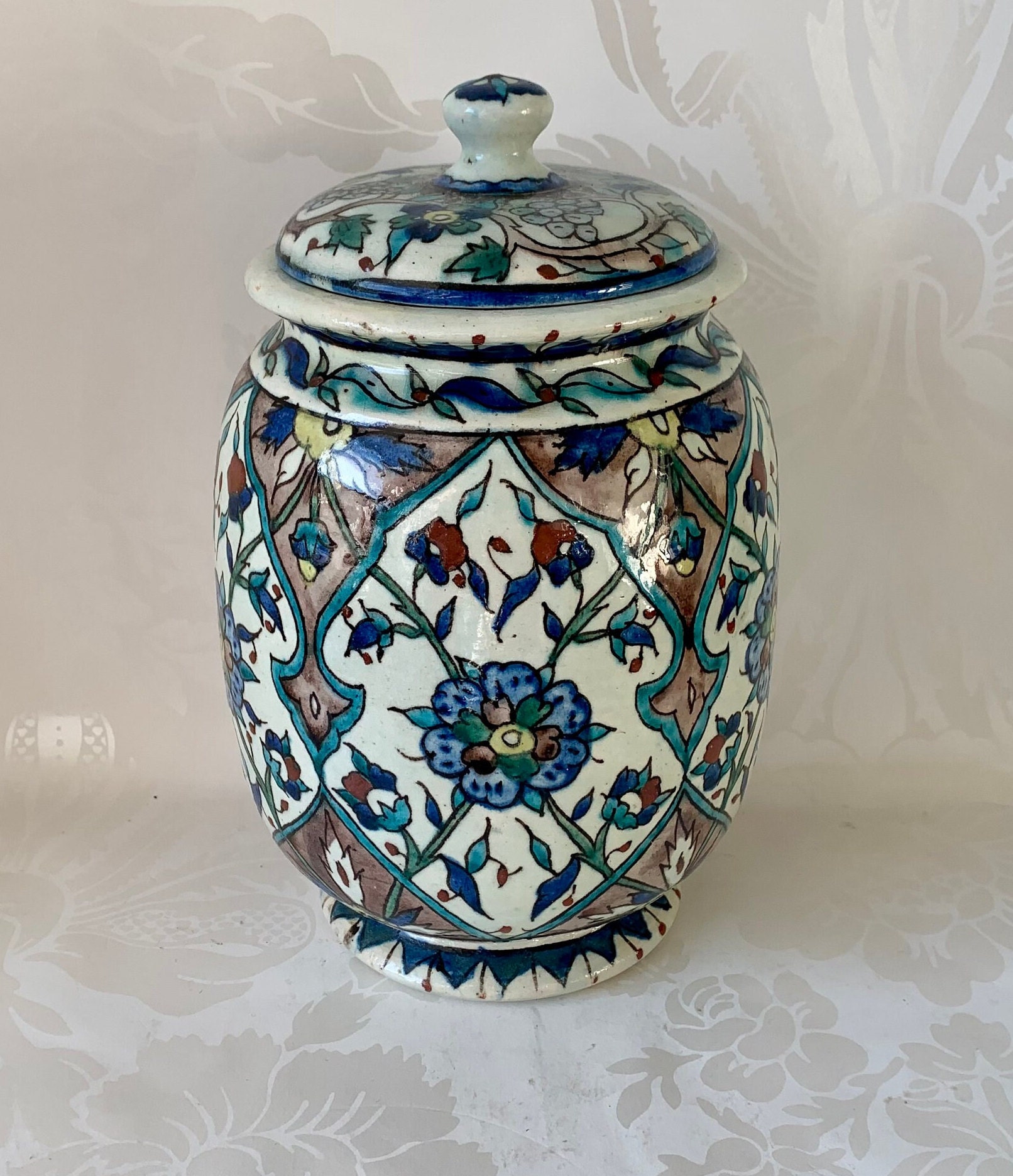 1910年 英国アンティーク 陶器製 女性絵付け 花瓶ペア 純銀装飾