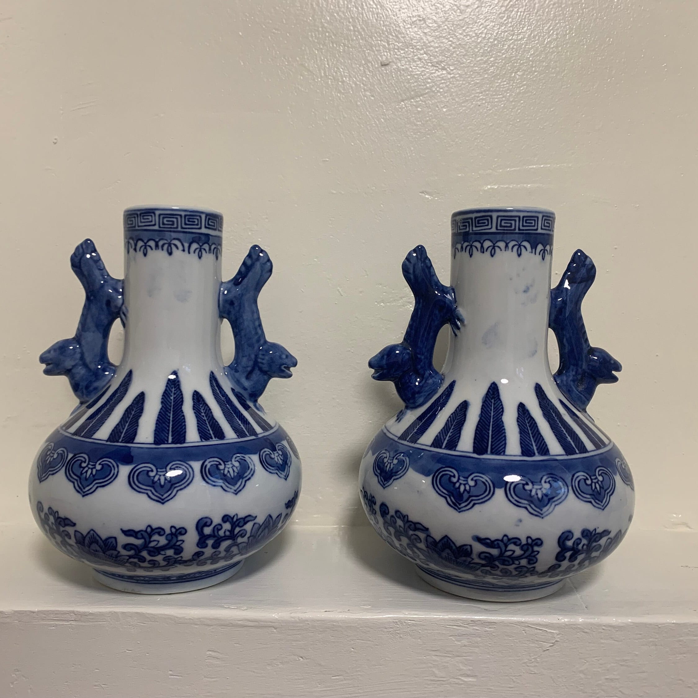 青白陶器 エビとドラゴンのカップ2個セット 中国　骨董品 花瓶 青白陶器 エビとドラゴンのカップ2個セット 中国 骨董品 花瓶 中国美術