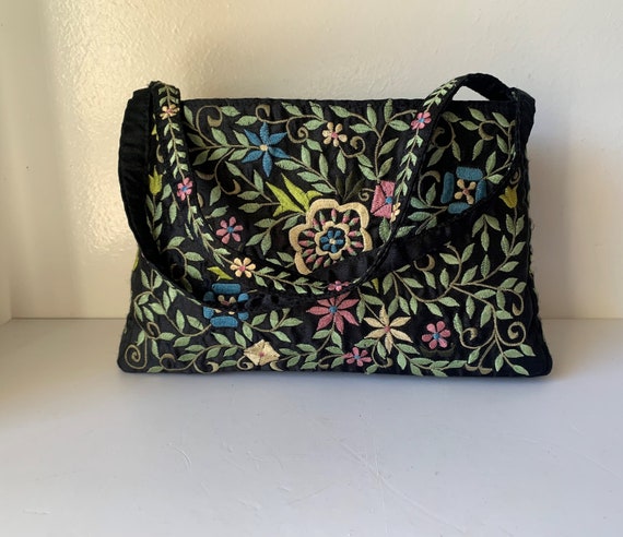 Vintage Chinese silk on silk embroidered hand bag