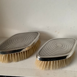 Art Deco 1925 Solid Silver clothes brush