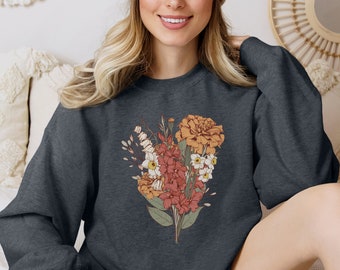 Botanical Gift Sweatshirt, Custom Birth Month Floral Shirt, Unique Gift for Plant Lovers, Personalized Gift for Nature Lovers