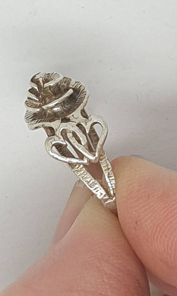 Pretty, vintage, hand made sterling silver flower… - image 3