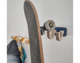 Wooden skateboard holder | BORD design