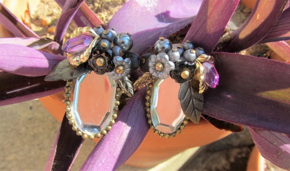 two sisters vintage jewelry