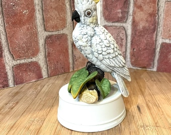Vintage Mann Ceramic White & Yellow Cockatoo Bird Music Box. Plays Born Free. Made In Japan *Free shipping