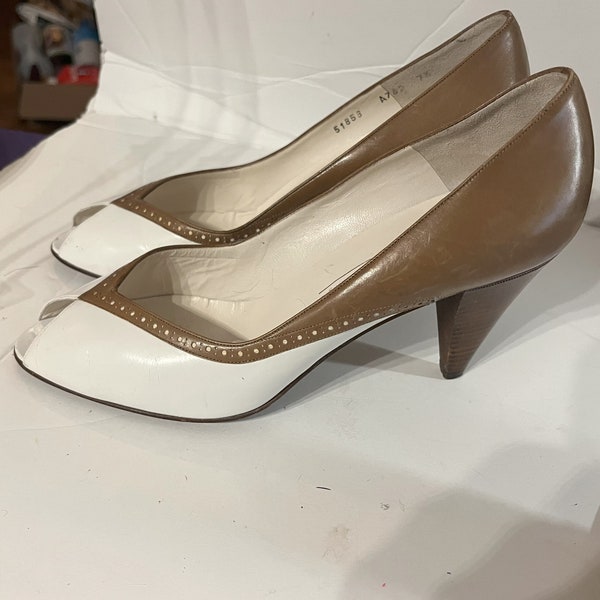 Vintage Bruno Magli White & Brown Peep Toe Leather Spectator High Heel Pumps 7.5B Made In Italy *Free shipping*