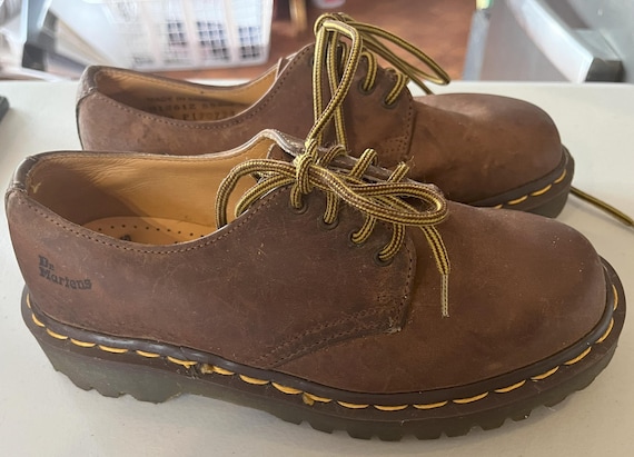 Vtg‎ made in England Brown Leather Oxfords 4 Eye Doc Dr. Martens UK mens 5 women Vtg made in England Brown Leather Oxfords 4 Eye Doc Dr  main image 2