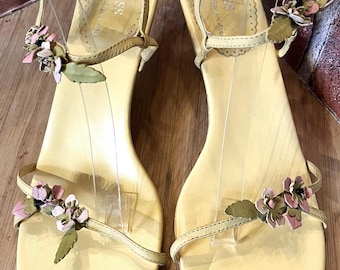 Bass On Madison Avenue Yellow Leather Strappy Kitten Heel Sandals With Flower Accent. 11M. Made In Brazil