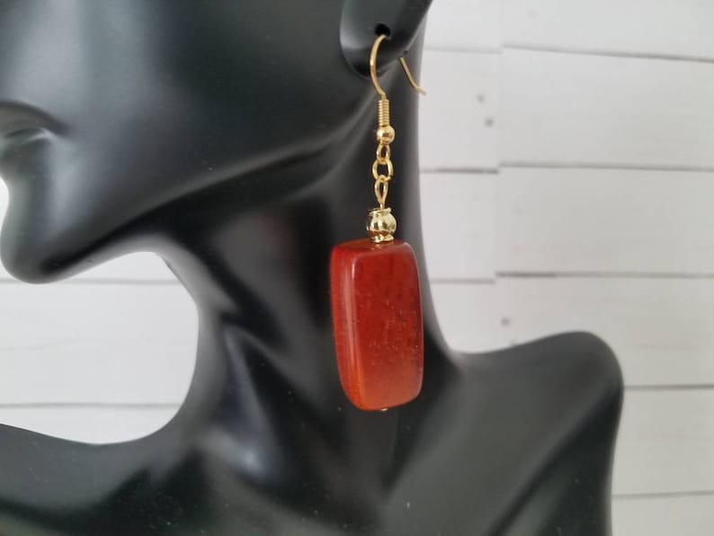 Sale *** Necklace and Earrings Set Wood Glass Beads Pendant Gold Tone