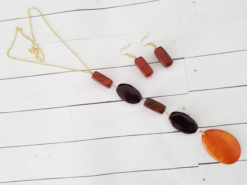 Sale *** Necklace and Earrings Set Wood Glass Beads Pendant Gold Tone