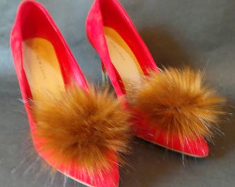 Pair of Pom Pom Shoe Clips Bronze Bear Faux Fur  9-14 cm pom pom. 37 colours in 2 sizes available.
