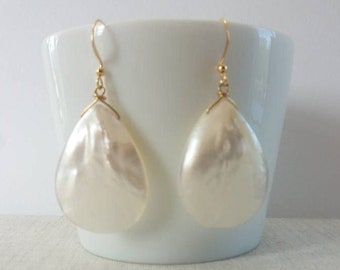 Mother of pearl earrings Teardrop Mother of Pearl earrings  Shell earrings Beach Wedding bridal earrings Mother of pearl beach earrings